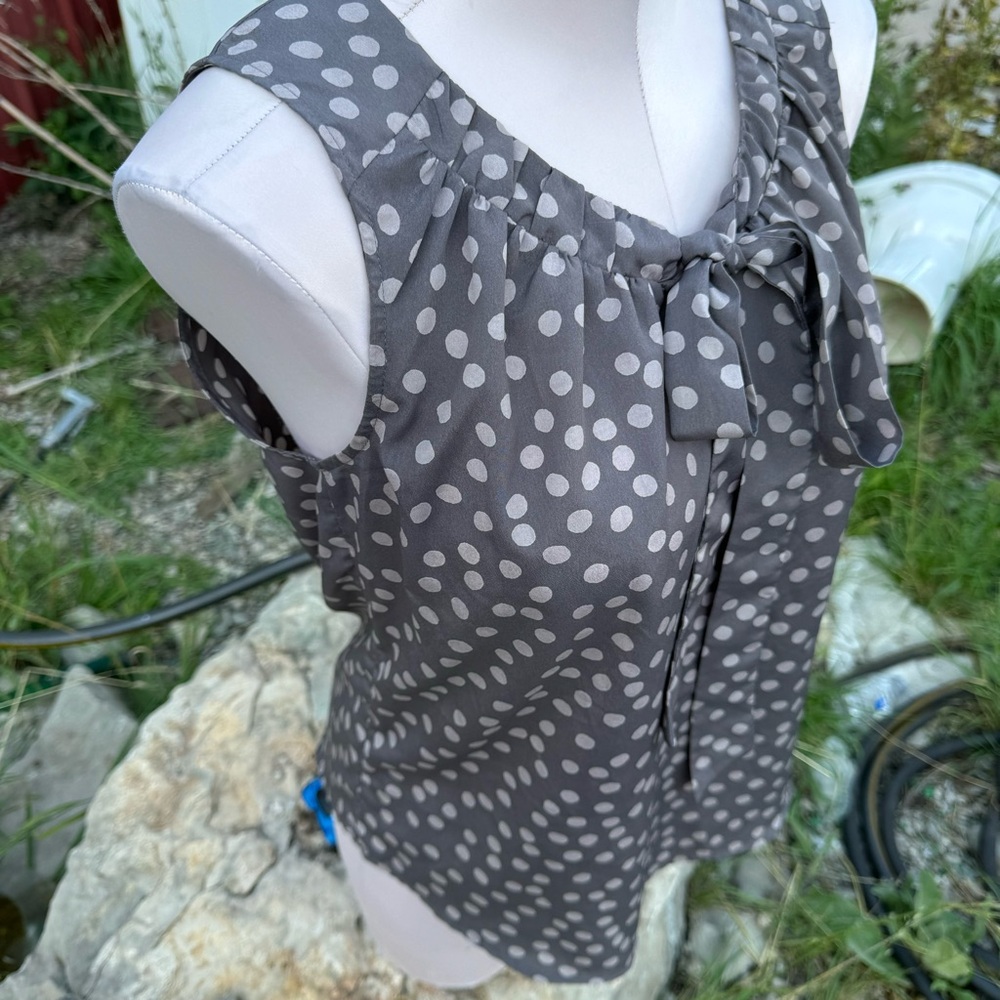🤍 Loft Polka Dot Top 🤍 - Picture 2 of 4